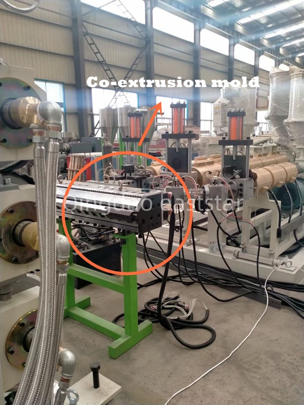 プロフェッショナル向けの ABS 多層共押出シート生産ラインにより、高性能複合材料の製造が可能になります